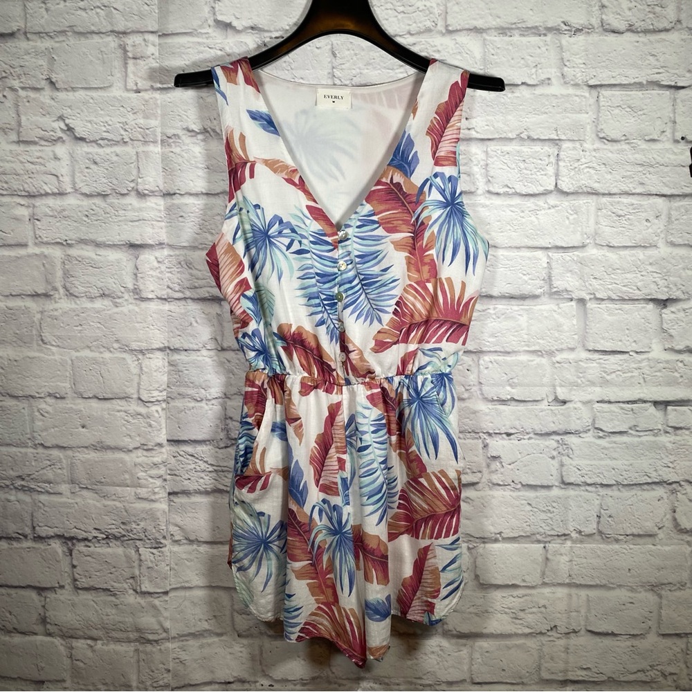 Everly Tropical Print Romper Size Medium
